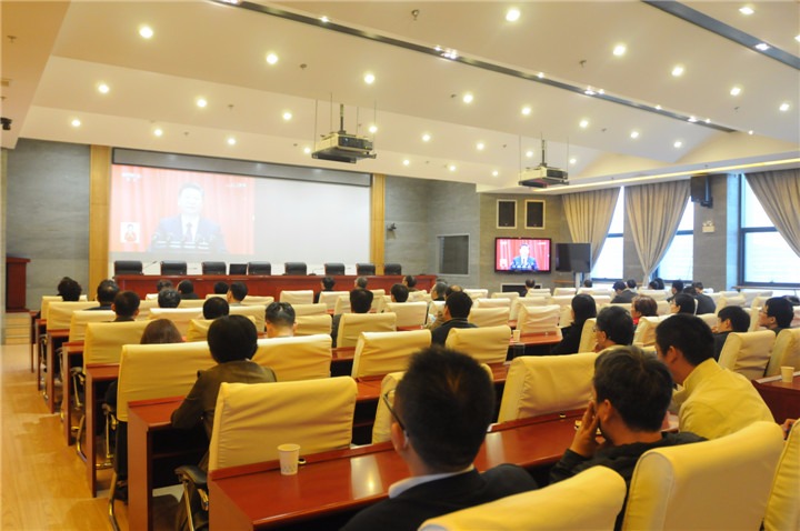 云南yl6809永利集团组织宽大党员干部职工收看党的十九大开幕式实况深受鼓励反映热烈