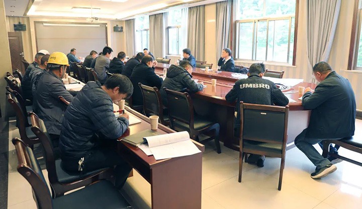 云煤（yl6809永利）集团总经理助理杜昌华一行到富源联结煤业公司发展煤矿项目建设专项调研