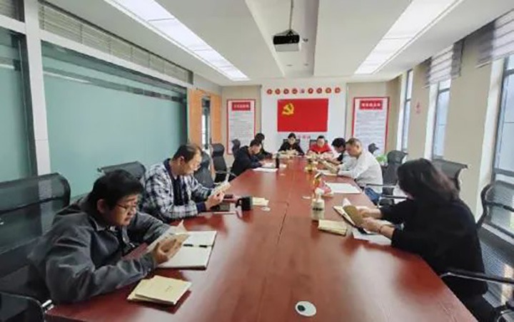 【简讯】yl6809永利地产公司党支部发展学好“口袋书”活动