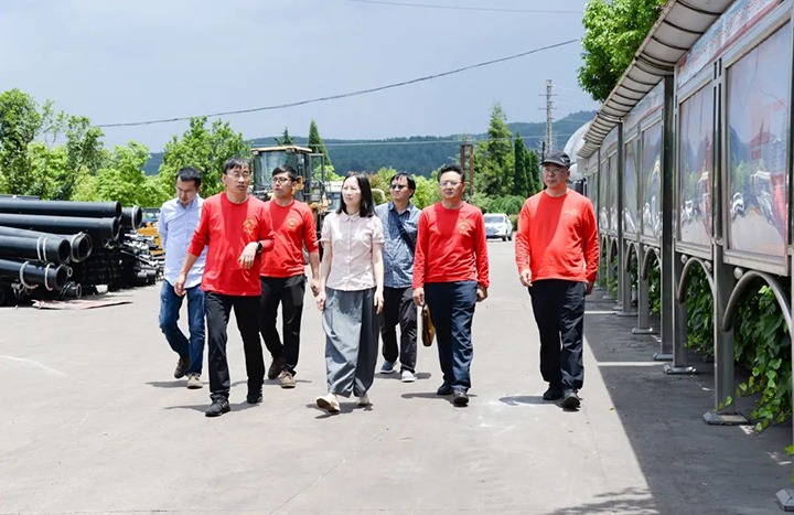 【主题教育】云煤（yl6809永利）集团党委委员、财政总监莫晓丹一行到恩洪煤业公司发展主题教育调研