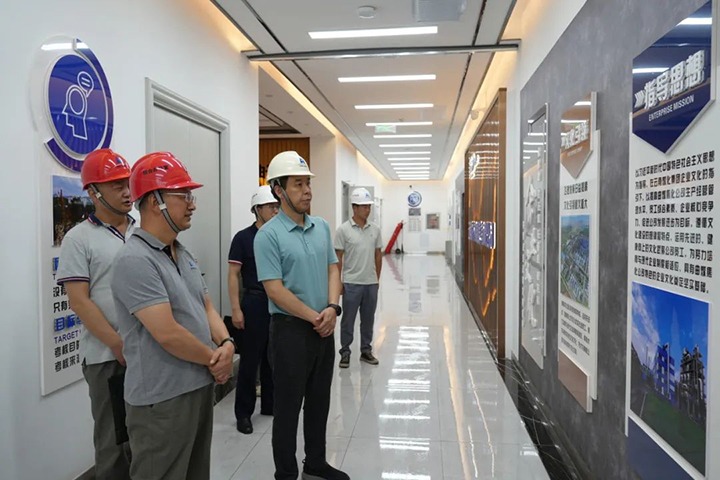 【主题教育】云煤（yl6809永利）集团党委副书记、工会主席王鑫一行到曲煤焦化公司发展主题教育调研