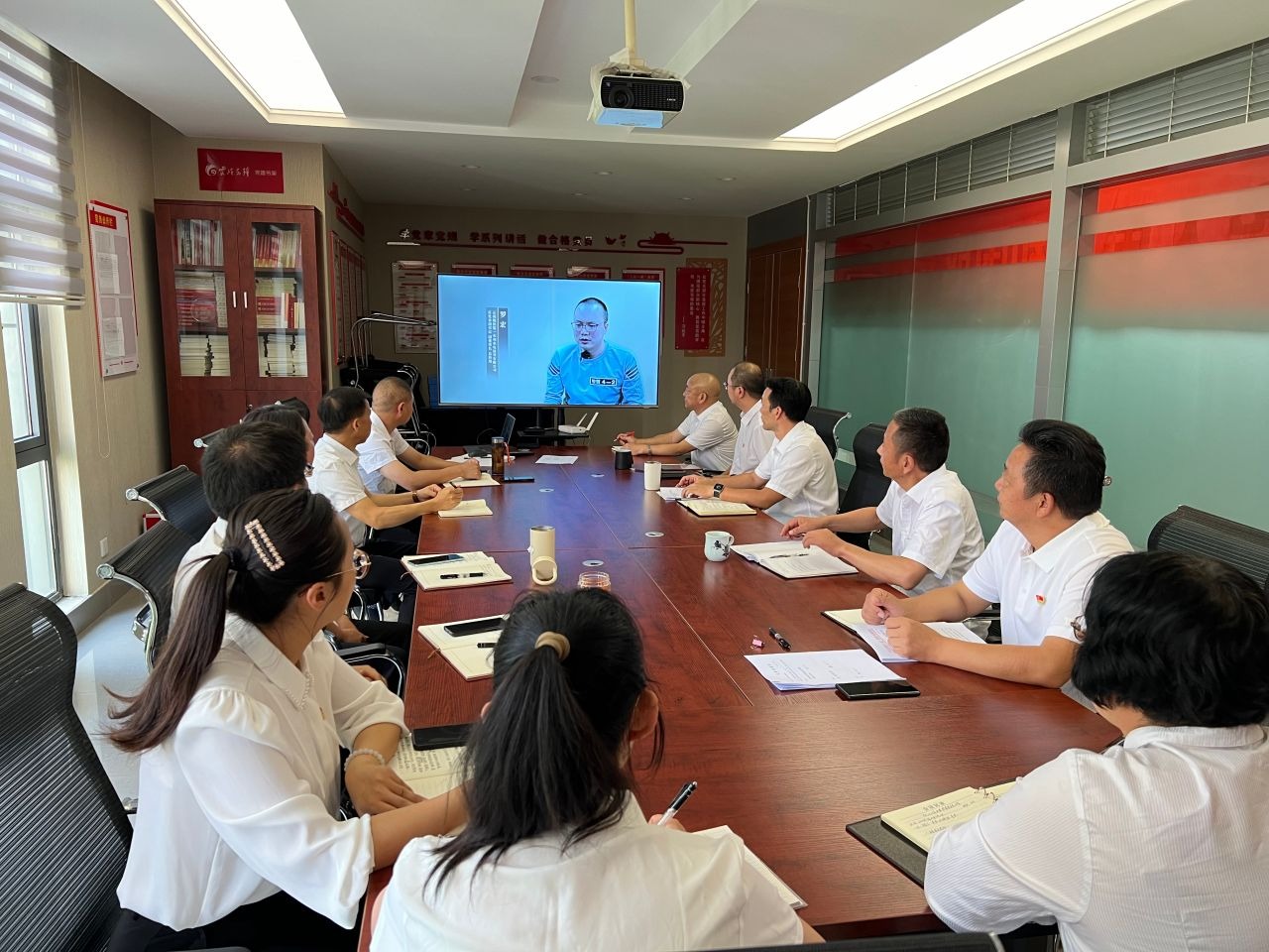 yl6809永利地产党支部组织发展“以案为鉴 明纪守廉”警示教育活动