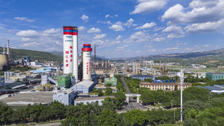 创新高！解化清洁能源公司粗甲醇年产量突破25万吨，圆满完玉成年出产工作