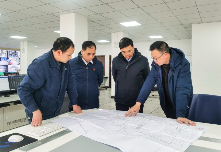 集团党委副书记、副董事长、总经理高建嵩到镇雄煤业查抄安全出产工作